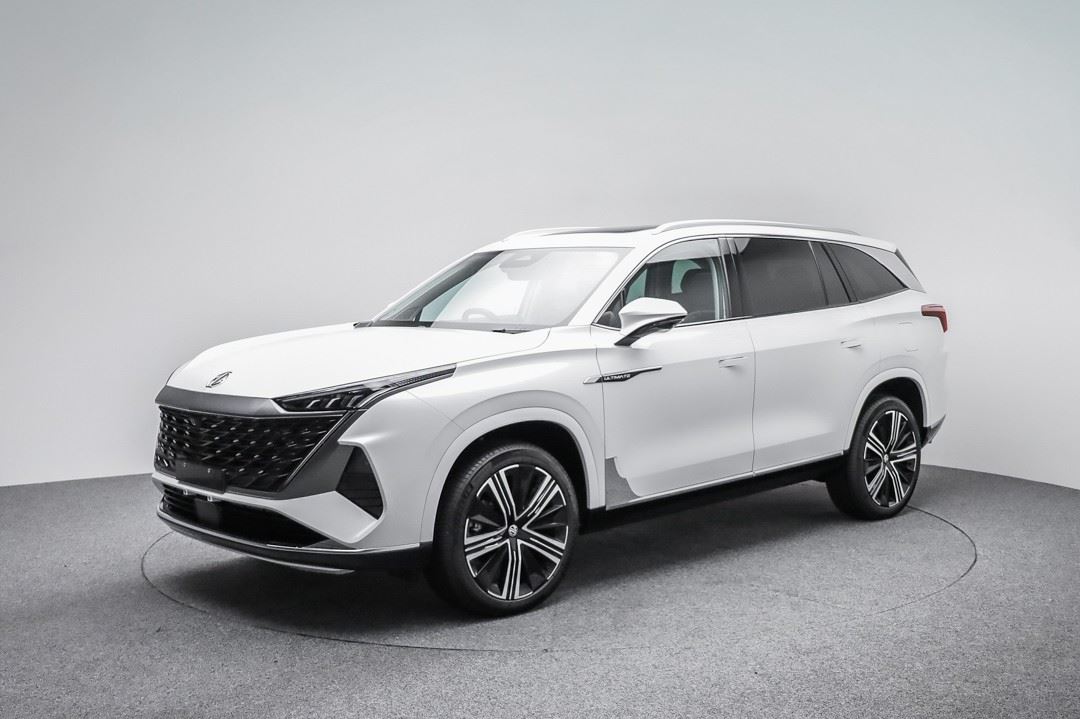 Vehicle image 3