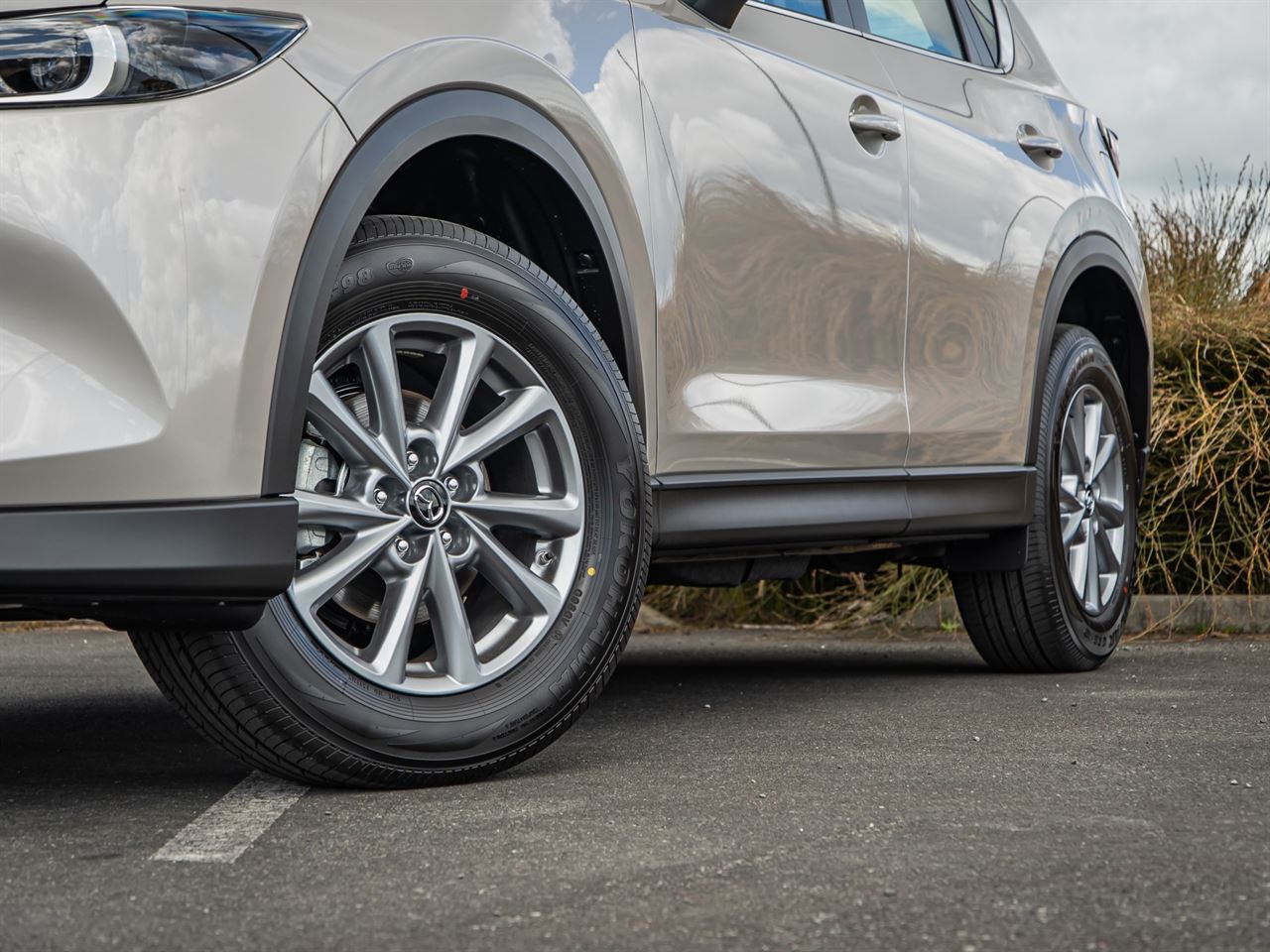Vehicle image 5