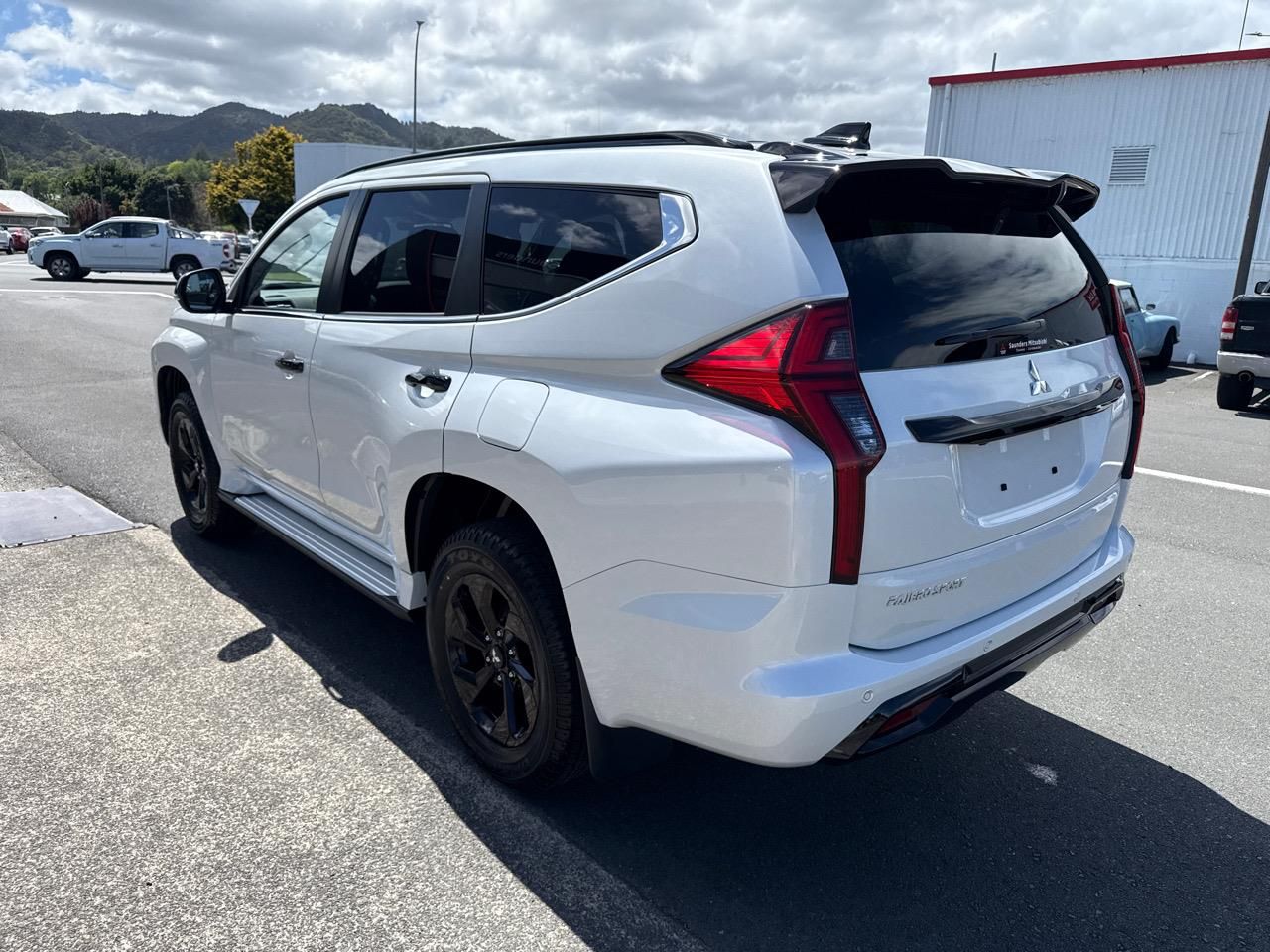 Vehicle image 5
