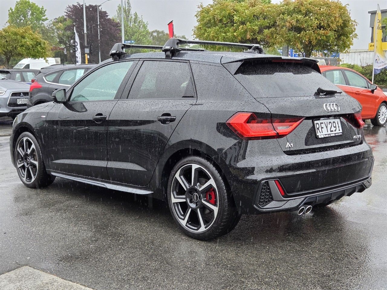 Vehicle image 5