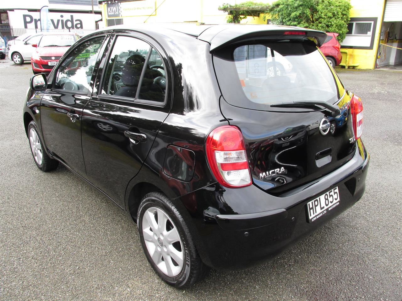 Vehicle image 4