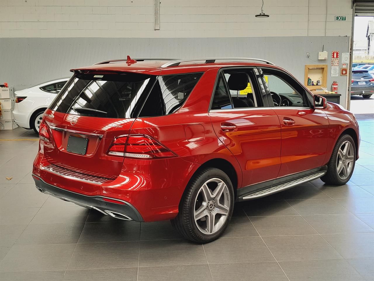 Vehicle image 4