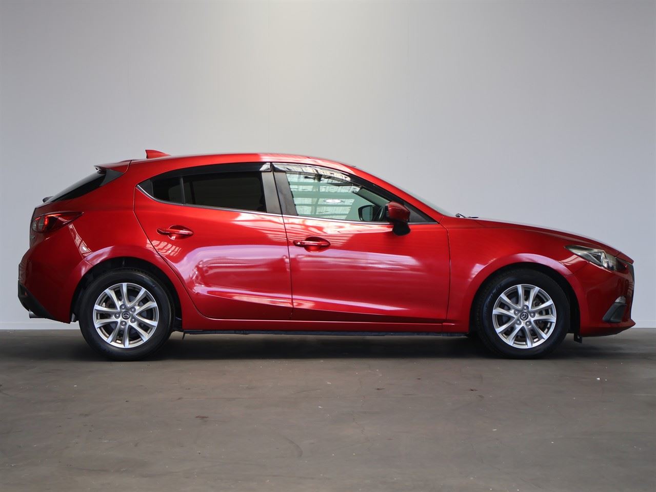 Vehicle image 5