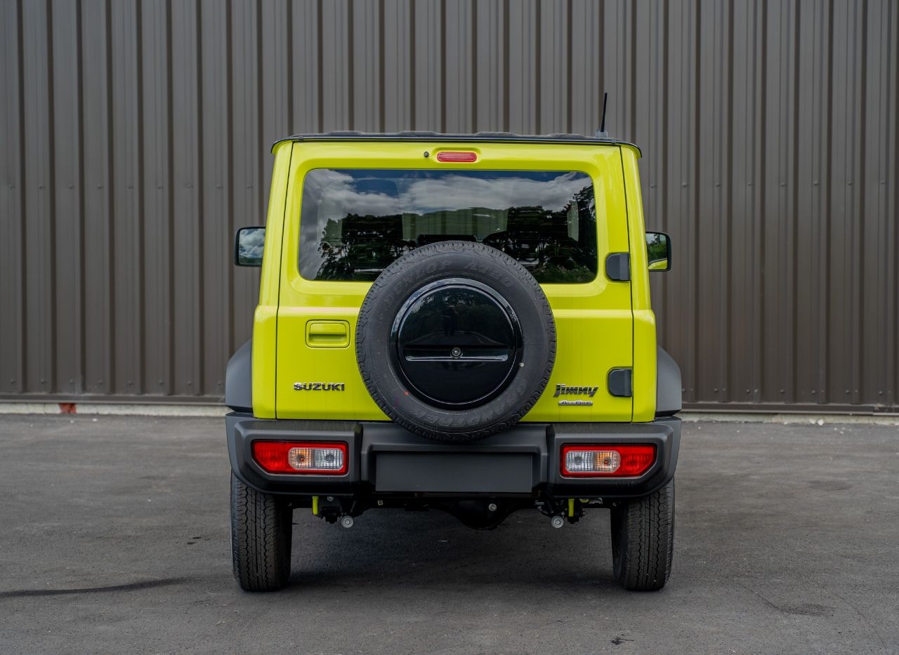 Vehicle image 4