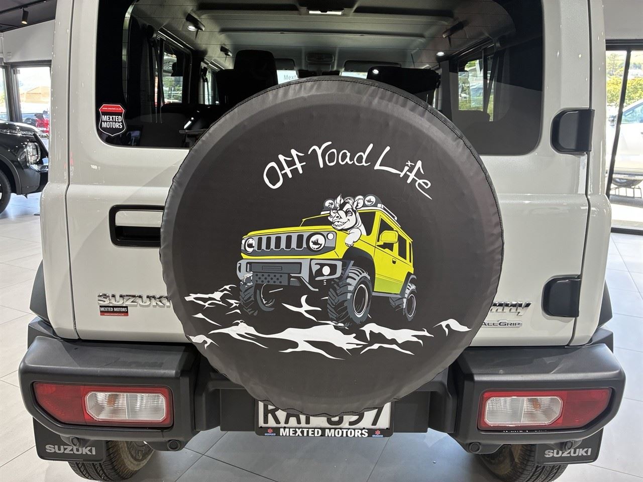 Vehicle image 5