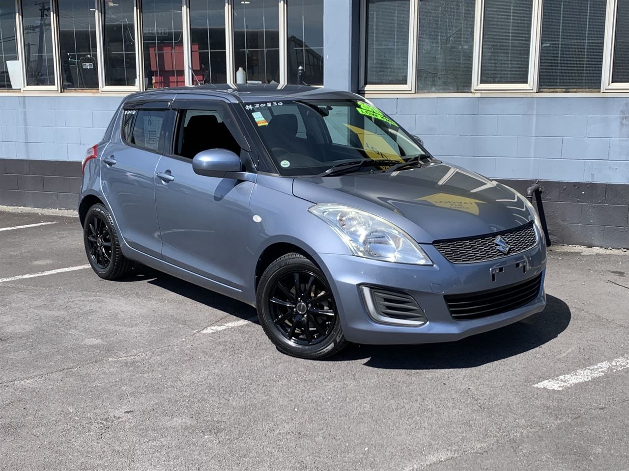 Vehicle image 5
