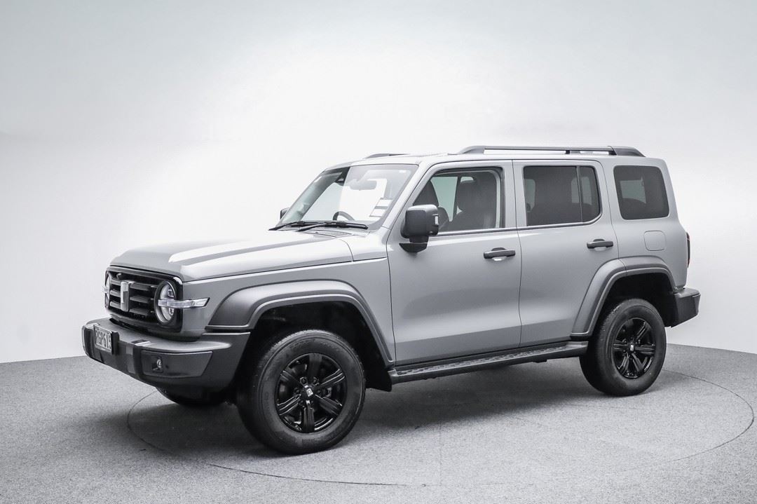Vehicle image 5