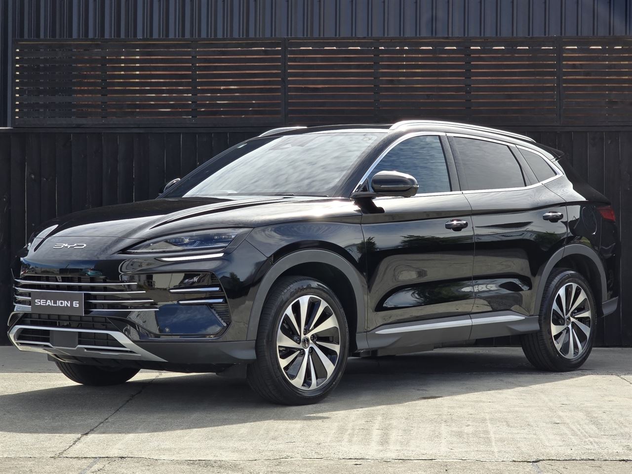Vehicle image 5