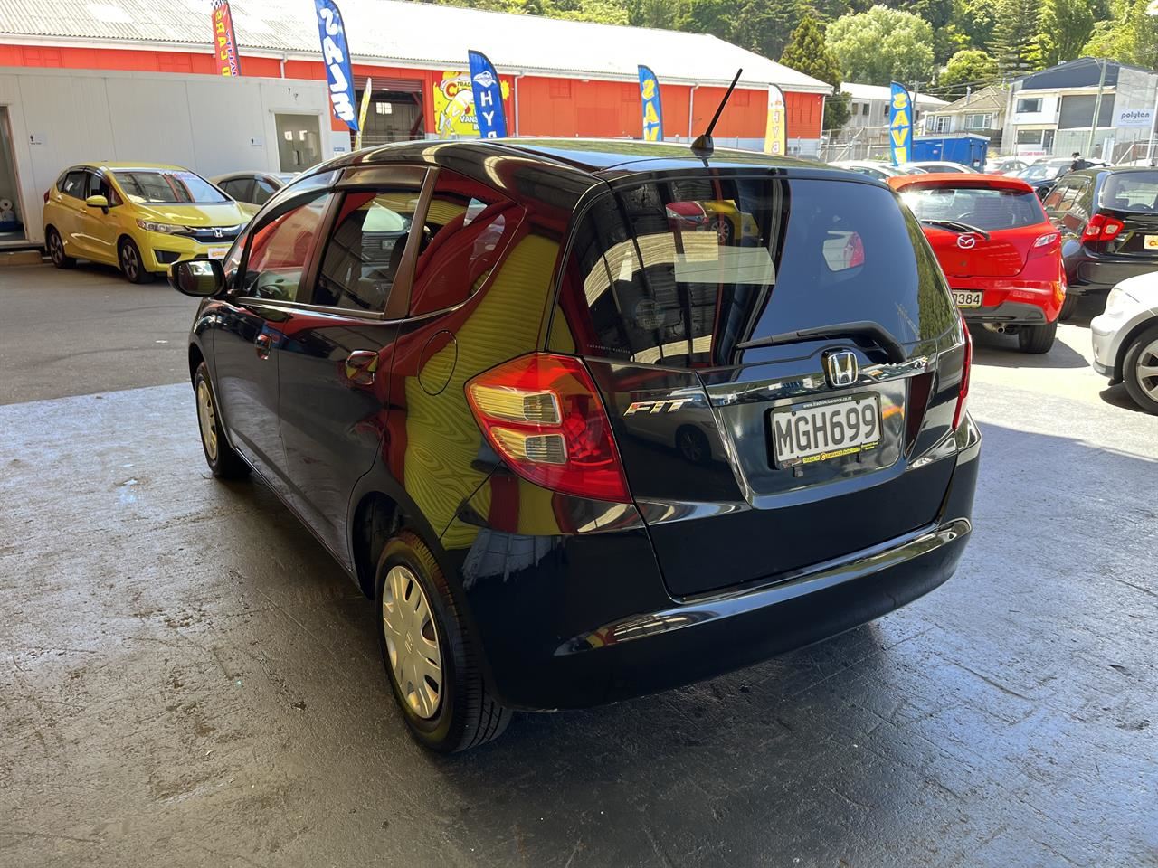 Vehicle image 4