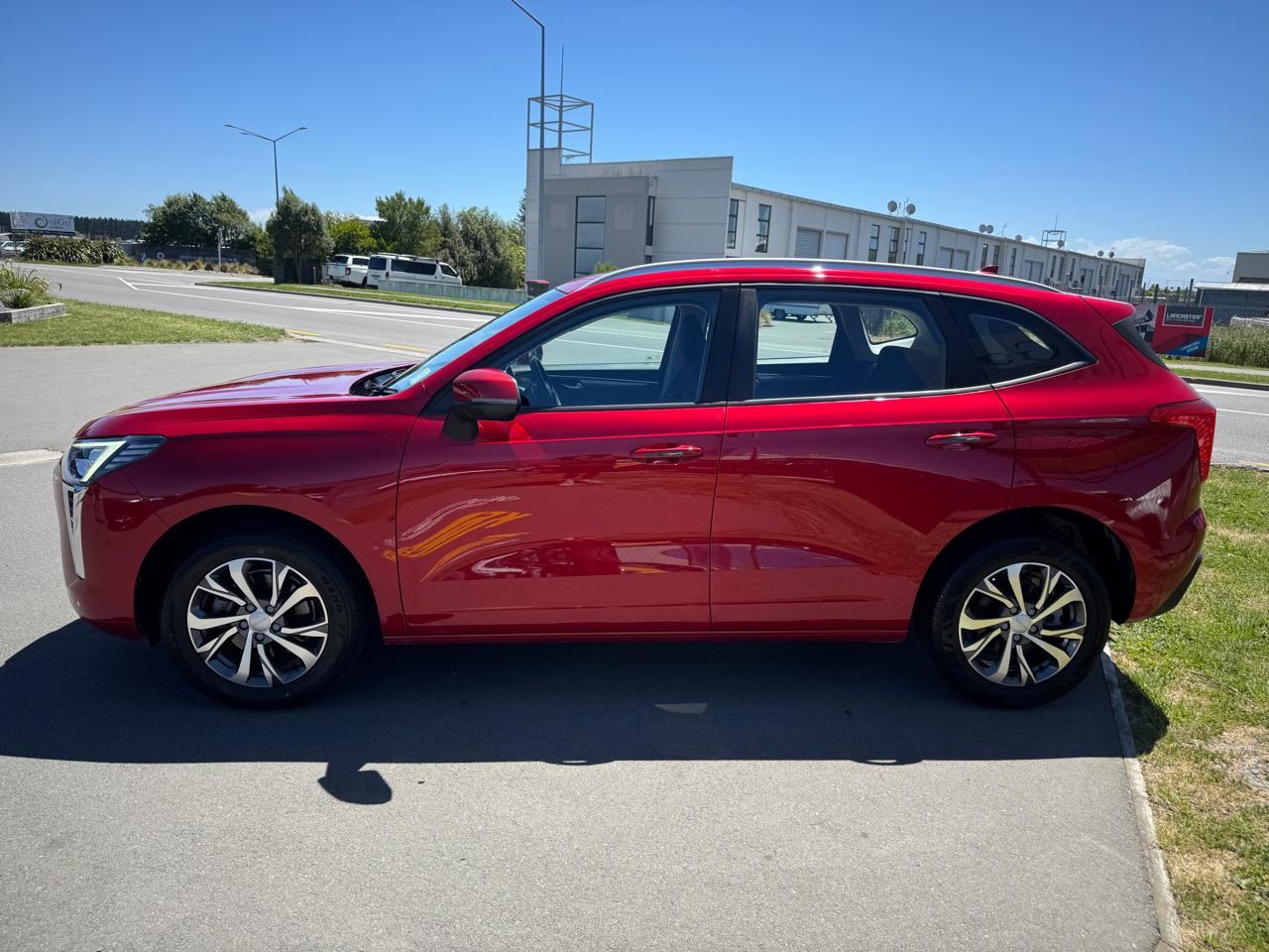 Vehicle image 5