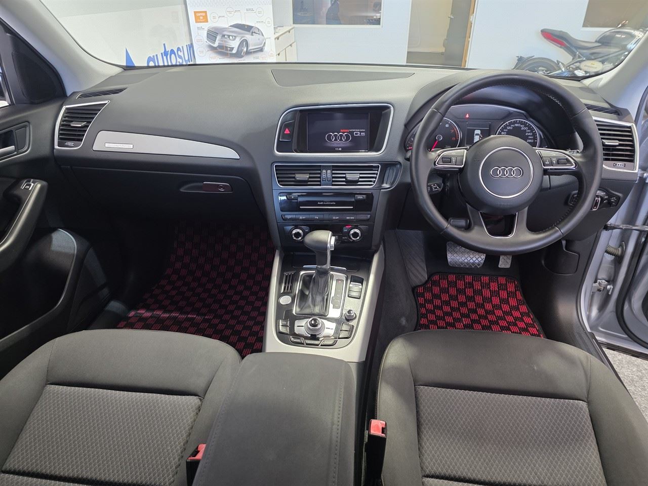Vehicle image 3