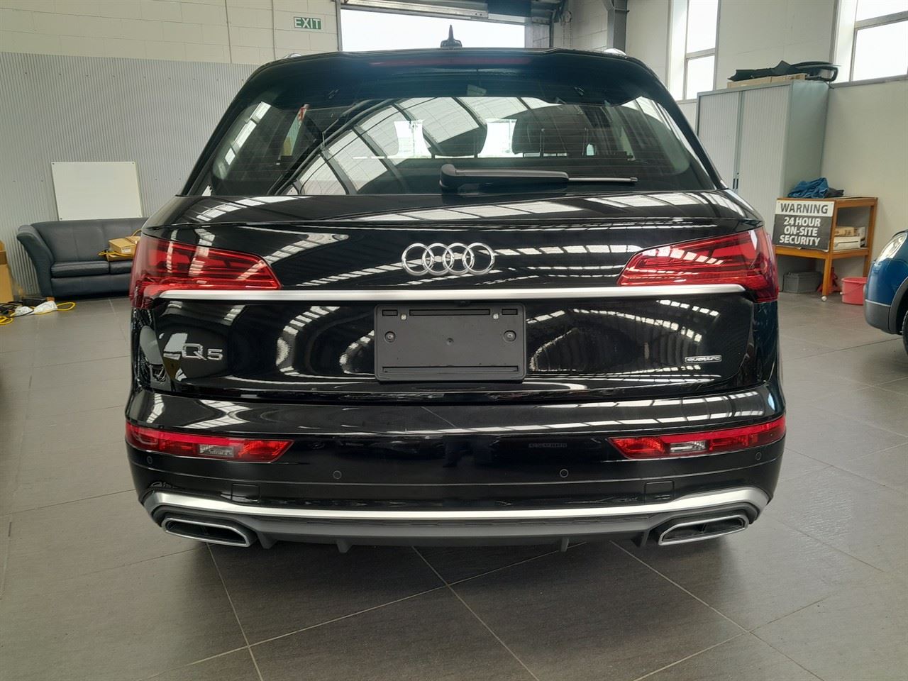 Vehicle image 3