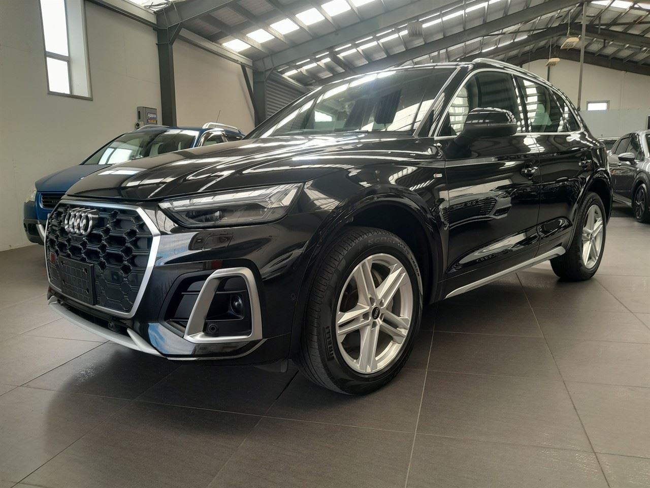 Vehicle image 5