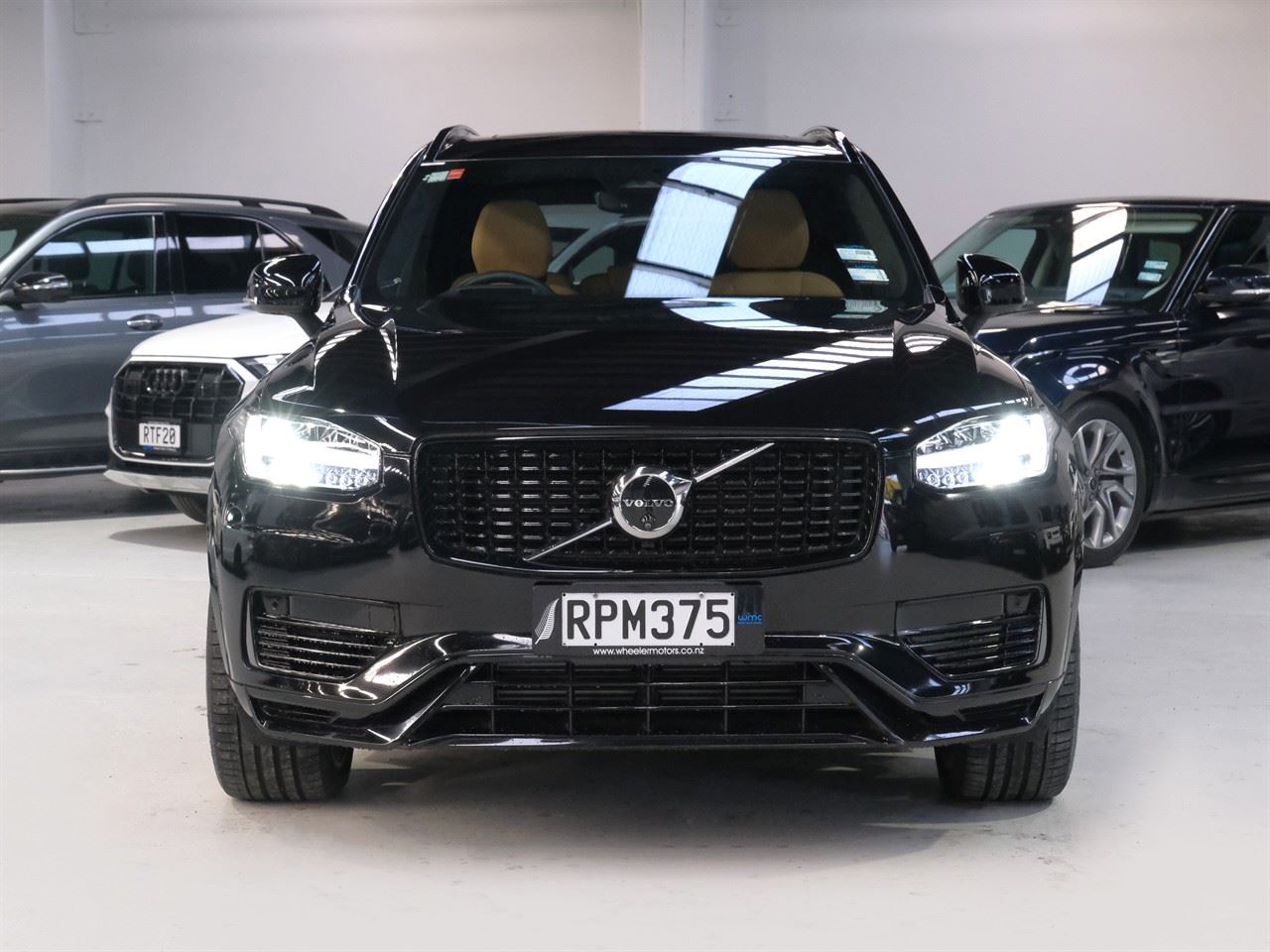 Vehicle image 3