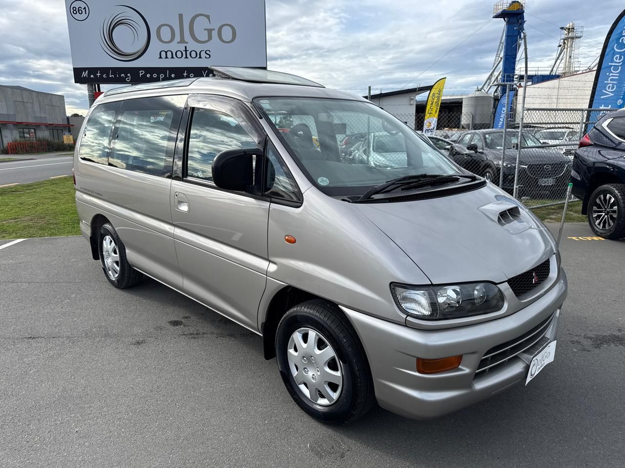 Vehicle image 2