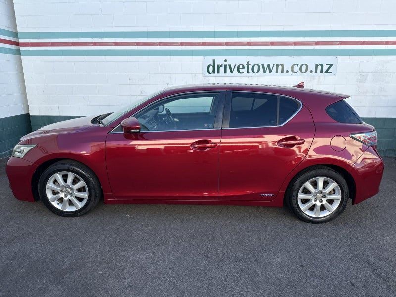 Vehicle image 3