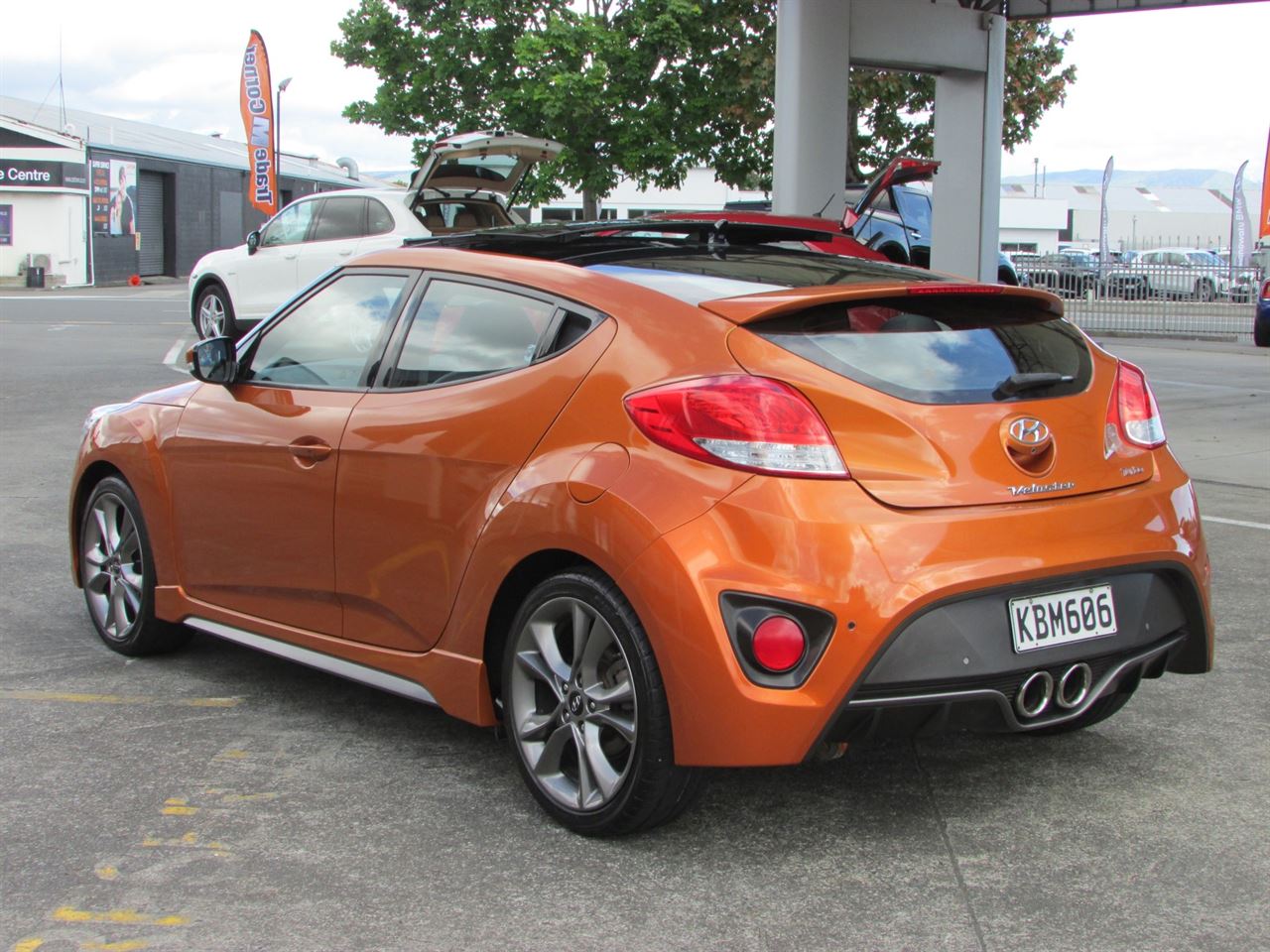 Vehicle image 5