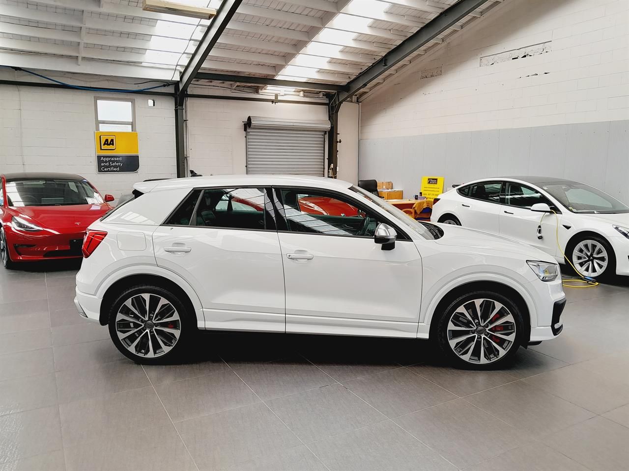 Vehicle image 3