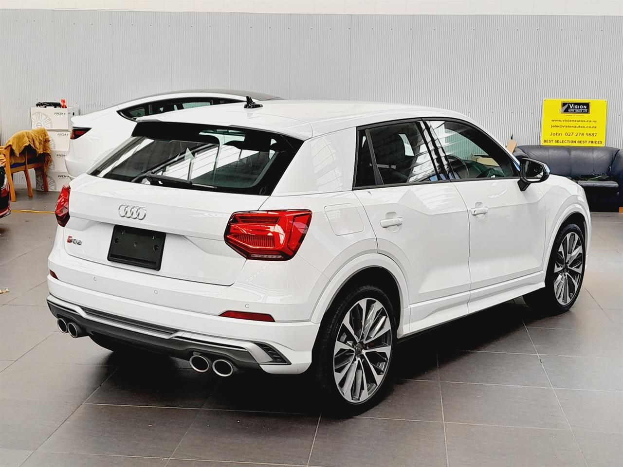 Vehicle image 4