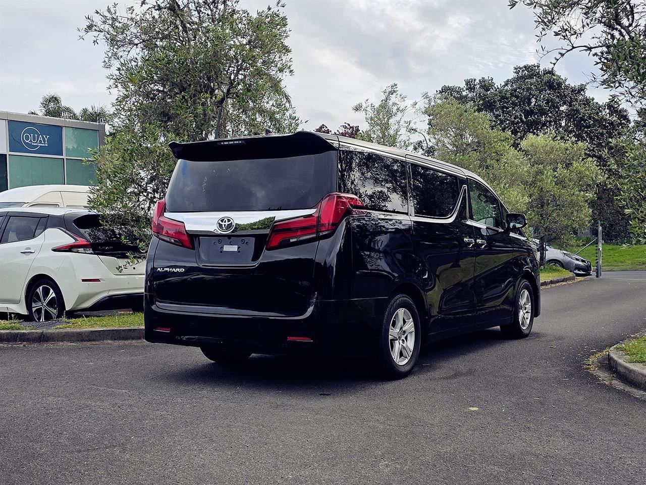 Vehicle image 5