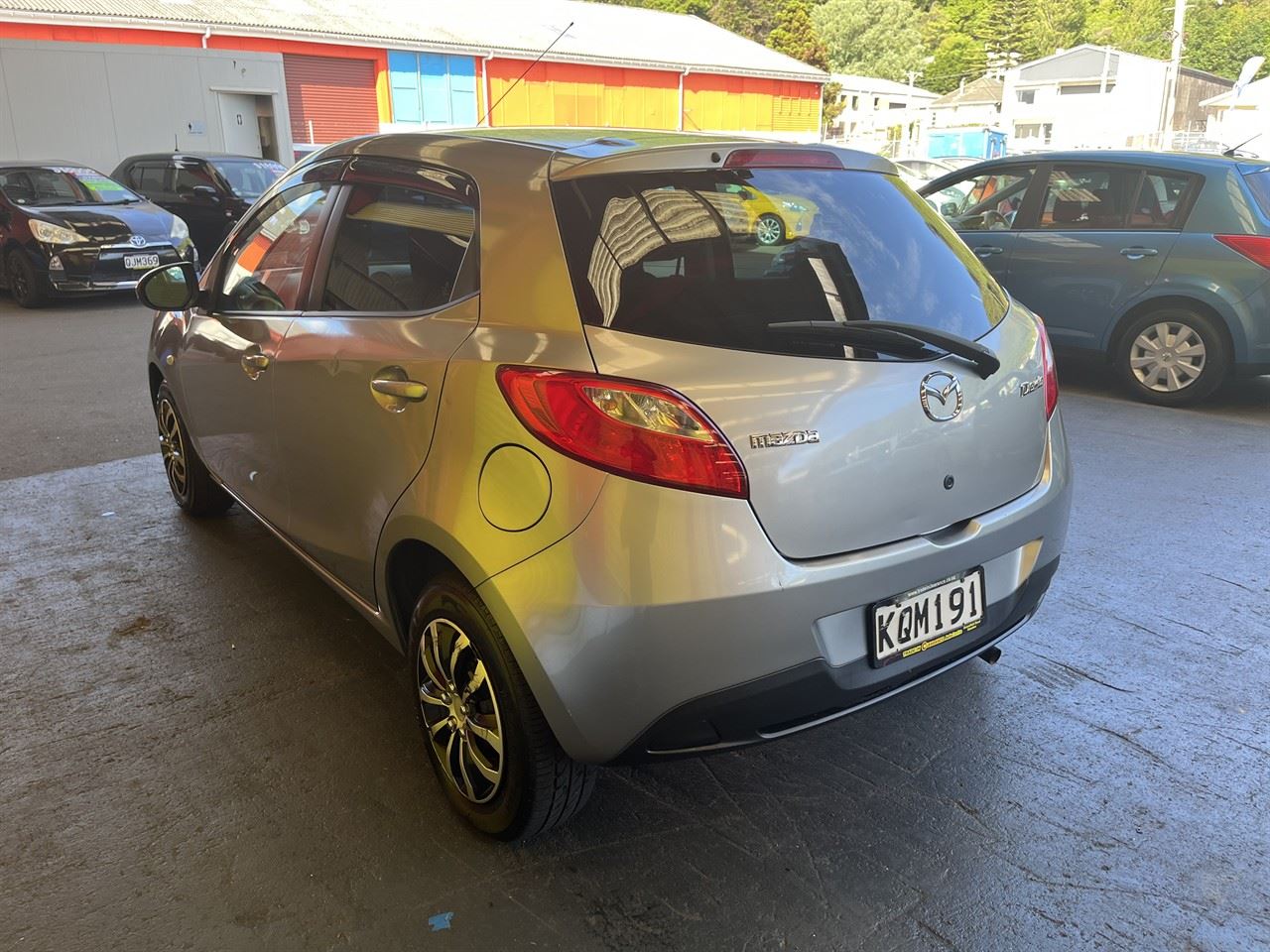 Vehicle image 4