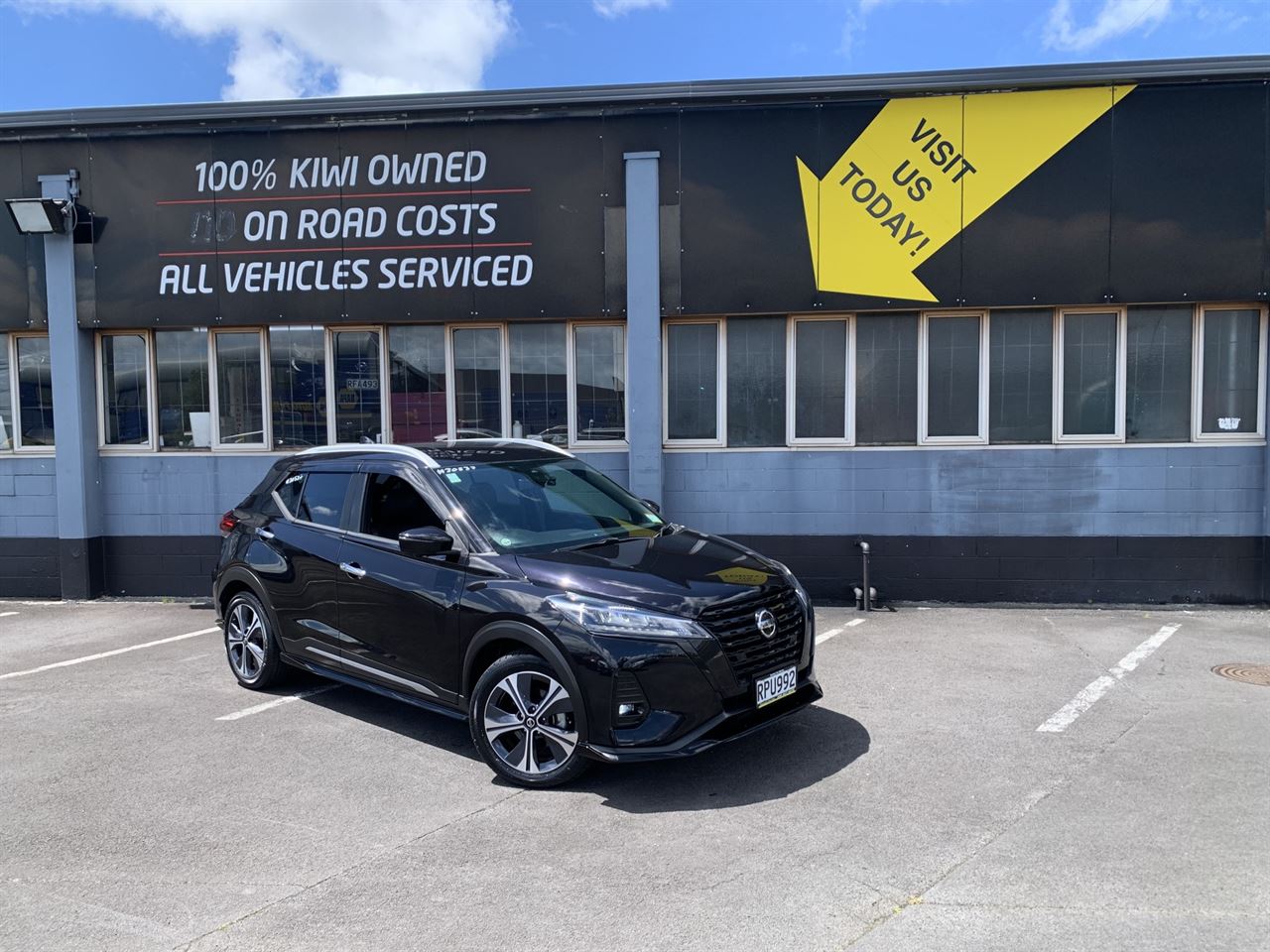 Vehicle image 4