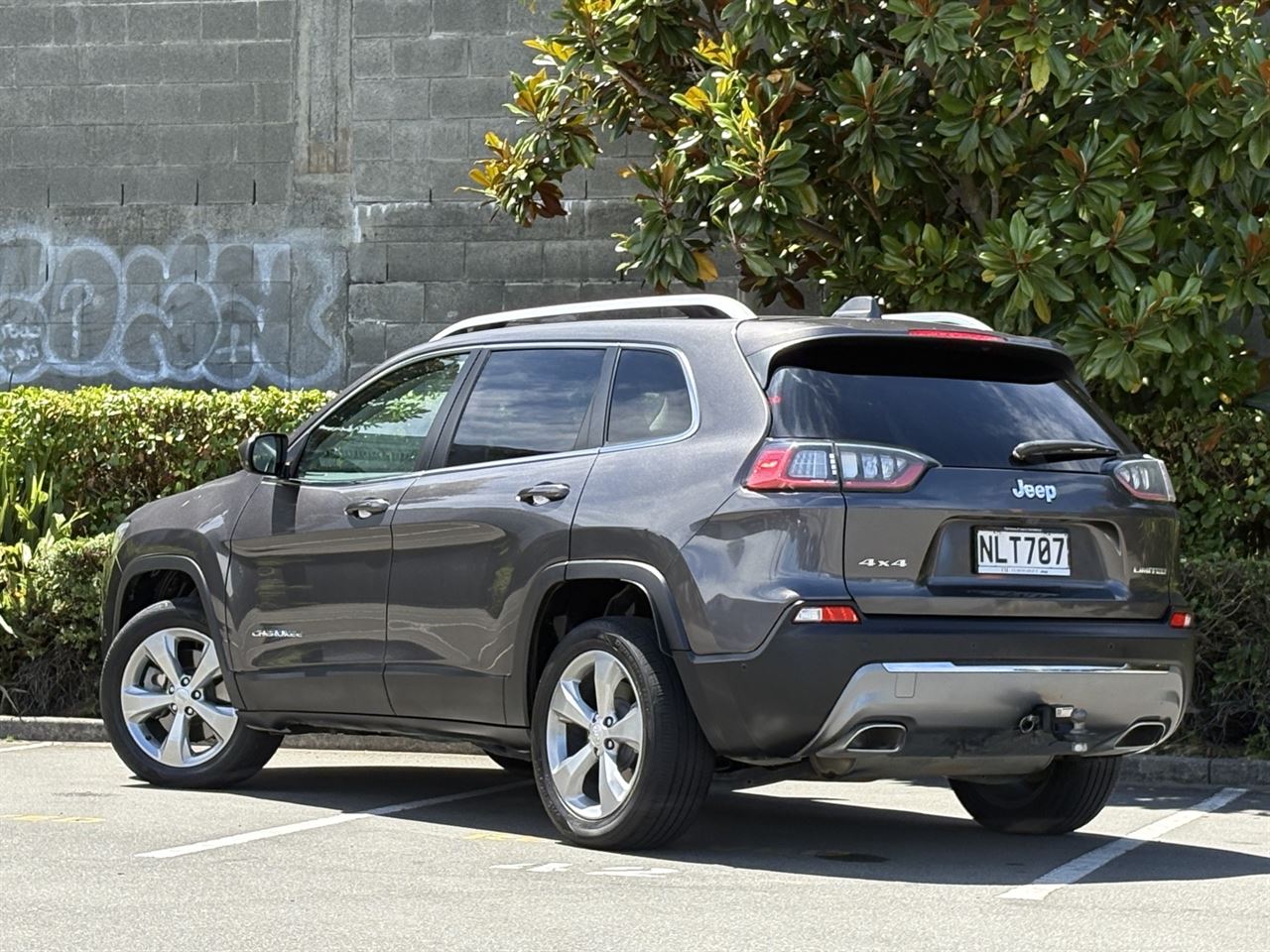 Vehicle image 3