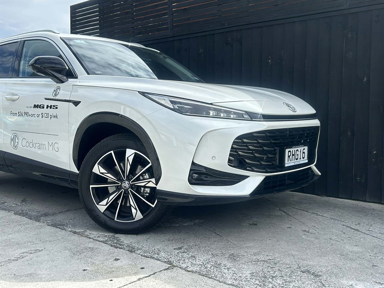 Vehicle image 4
