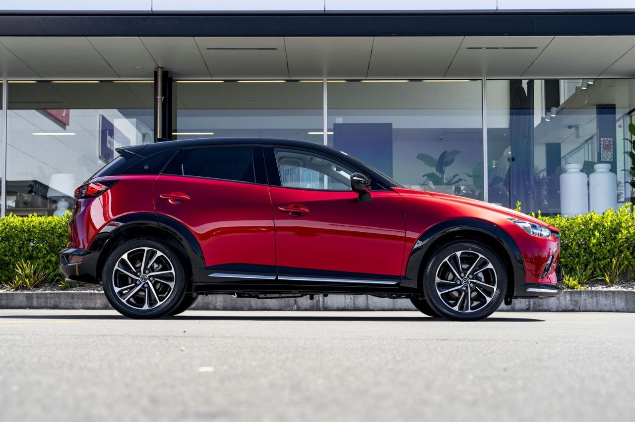 Vehicle image 3
