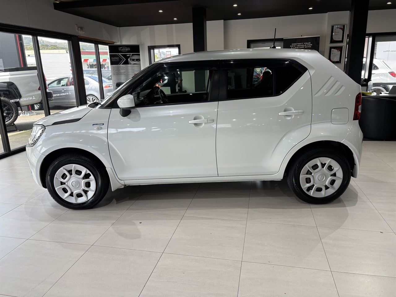 Vehicle image 3