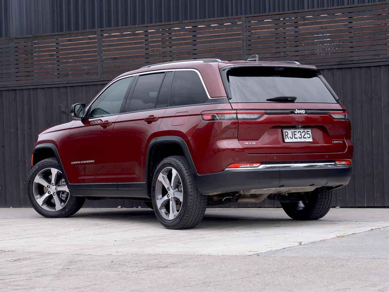 Vehicle image 4