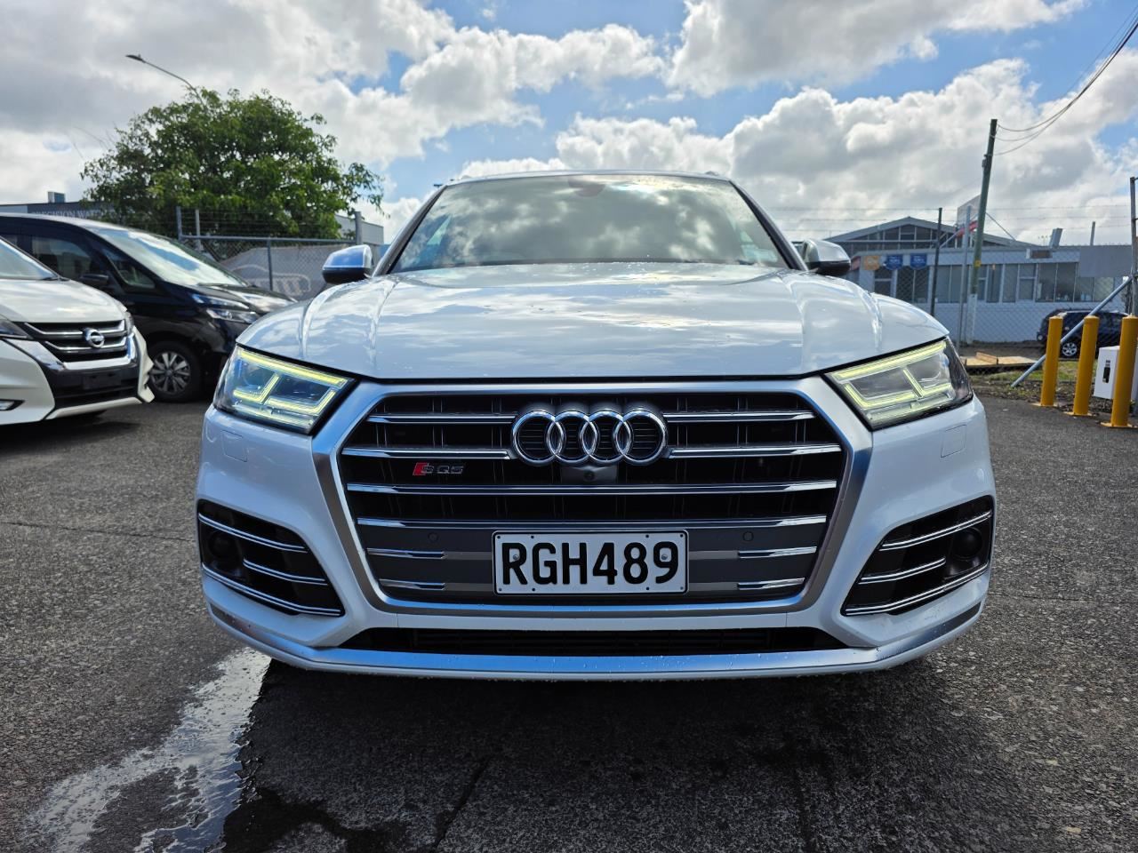Vehicle image 3