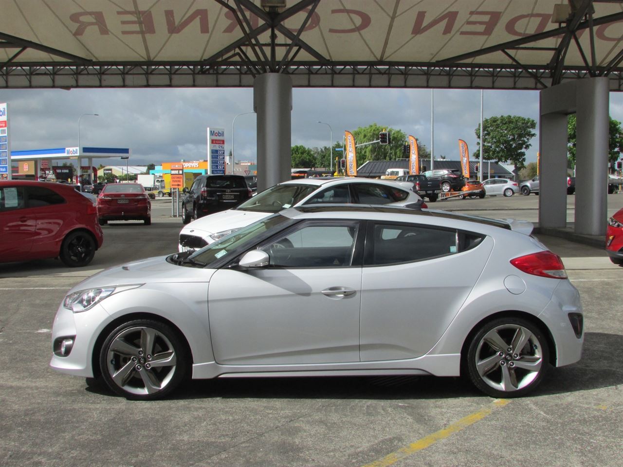 Vehicle image 4