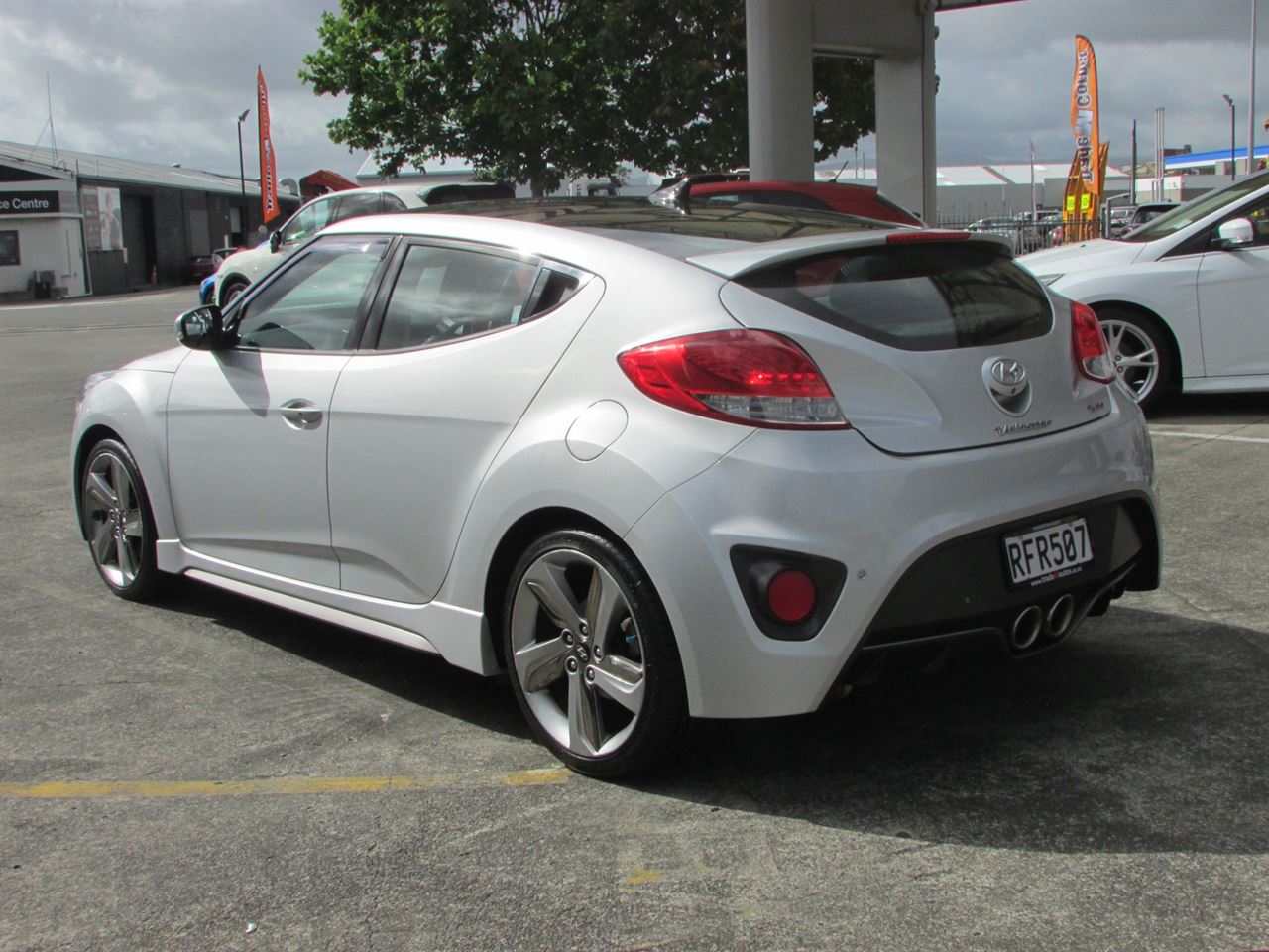 Vehicle image 5