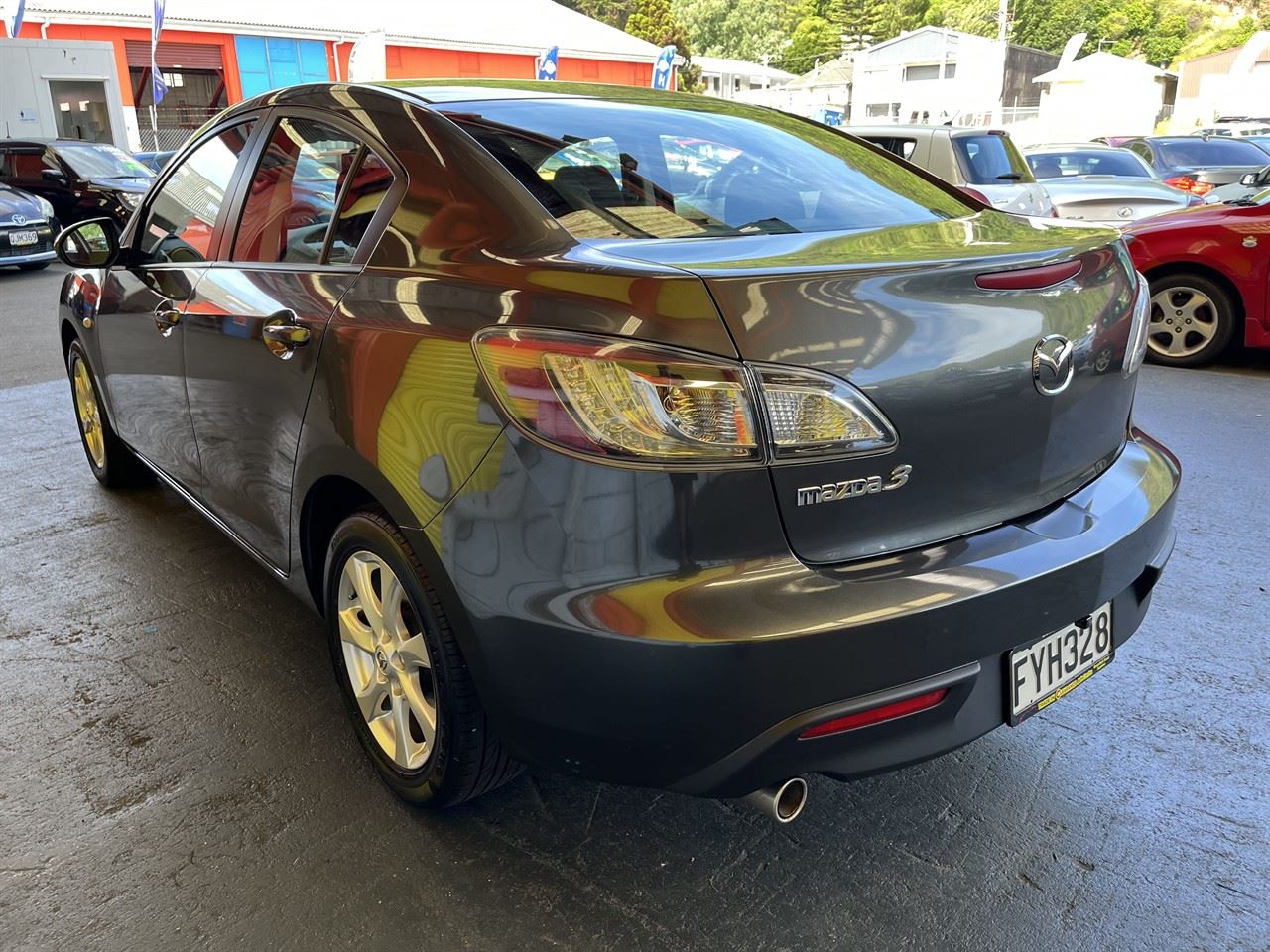 Vehicle image 4
