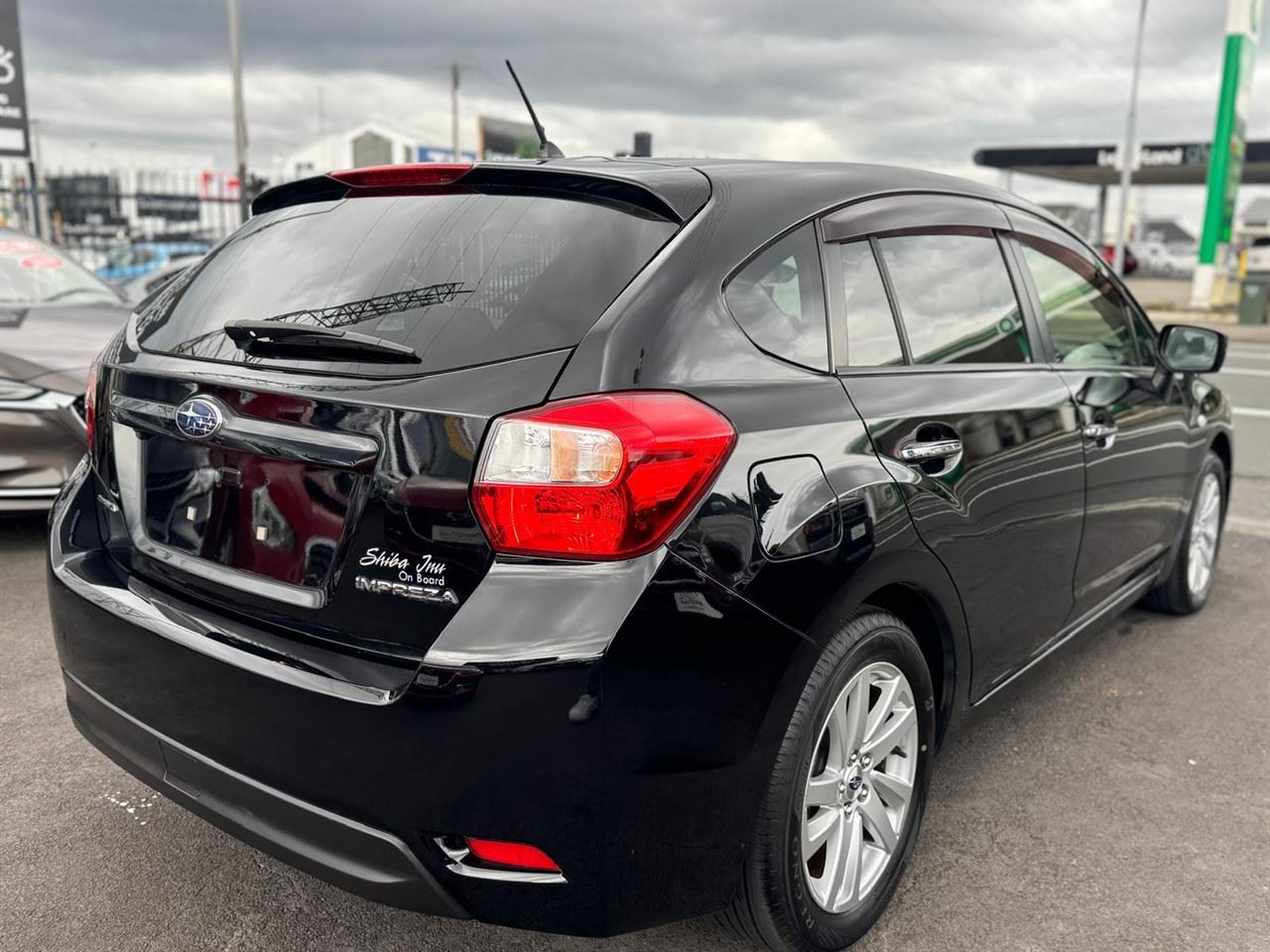 Vehicle image 4