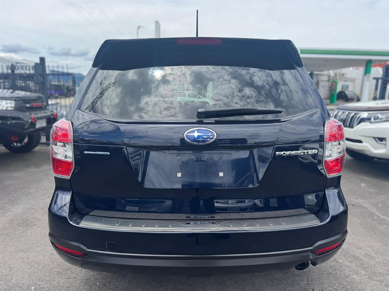 Vehicle image 3
