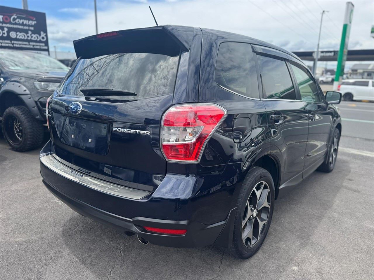 Vehicle image 4