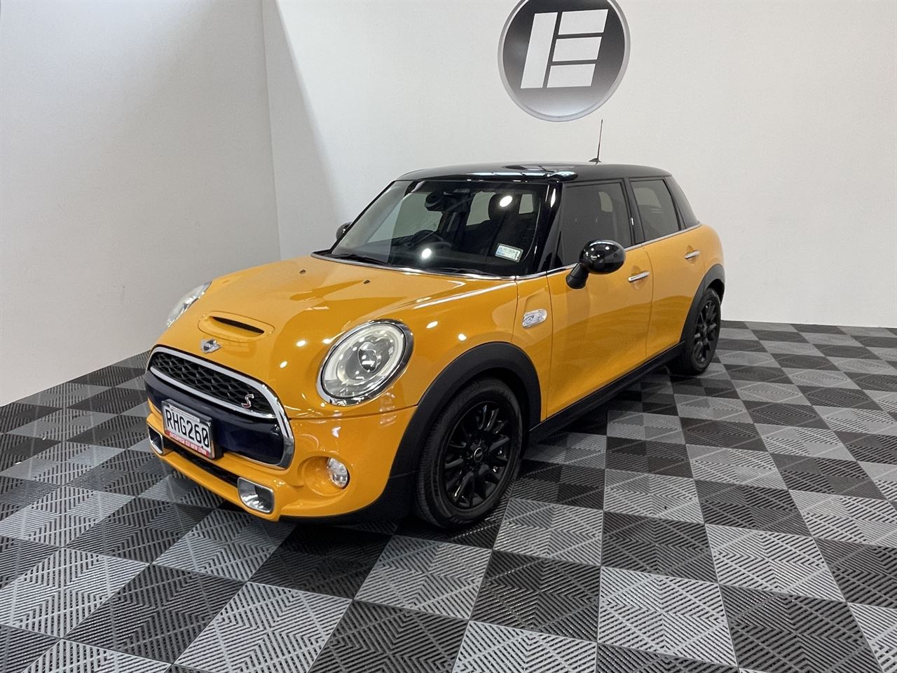 Vehicle image 3