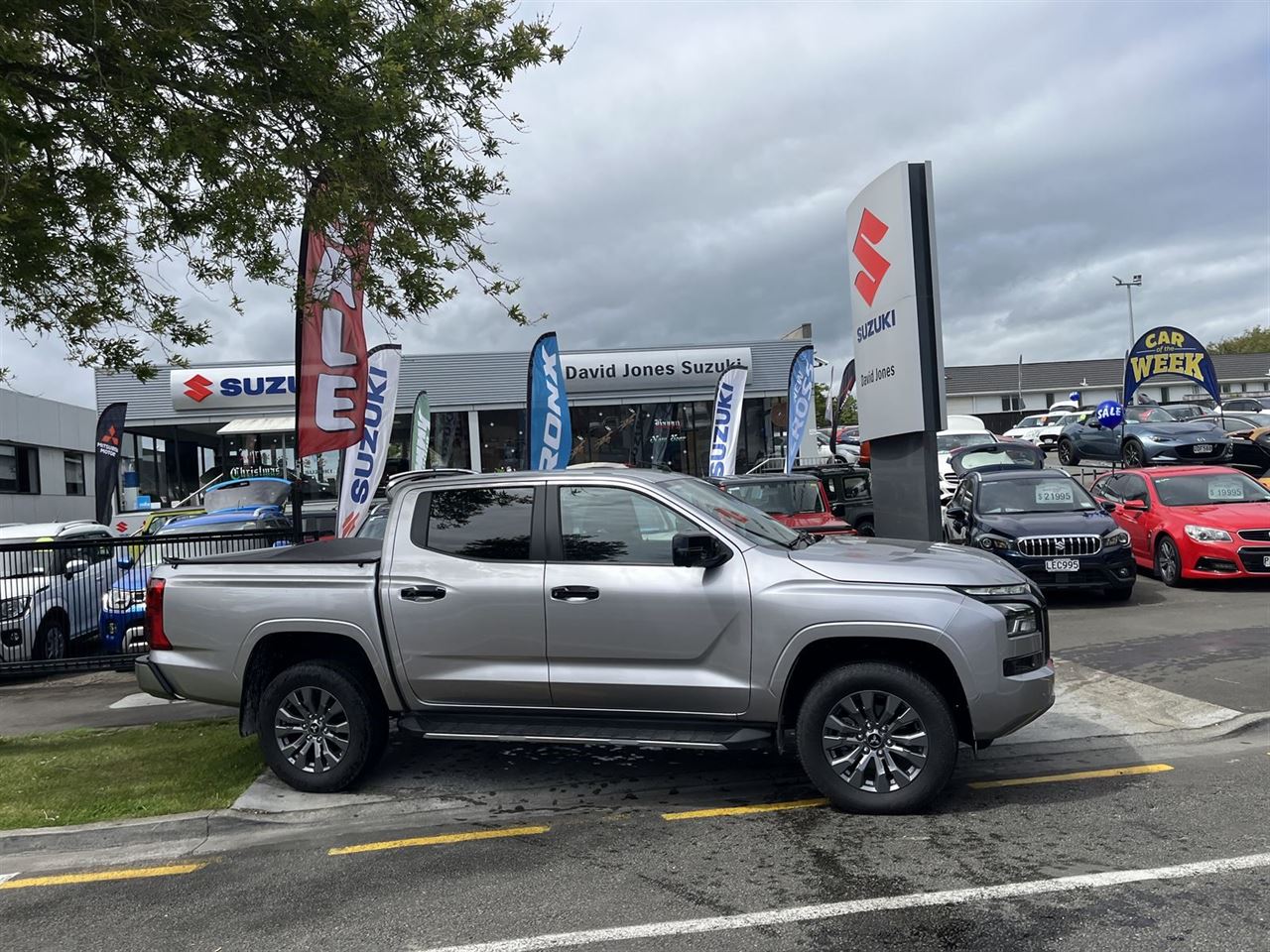 Vehicle image 4