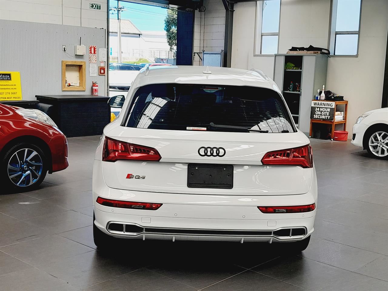 Vehicle image 5