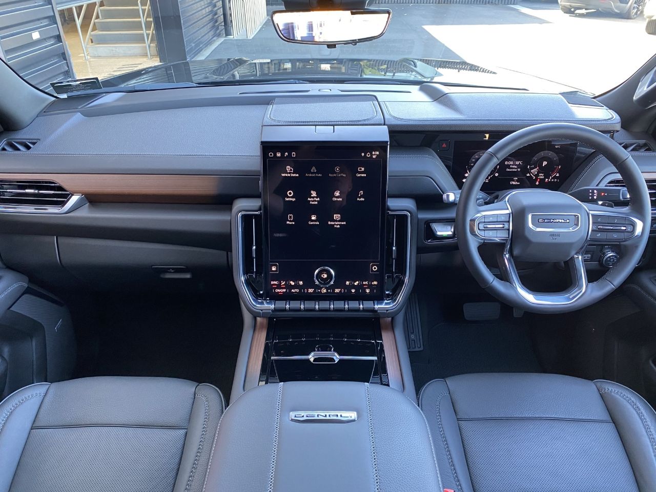 Vehicle image 3