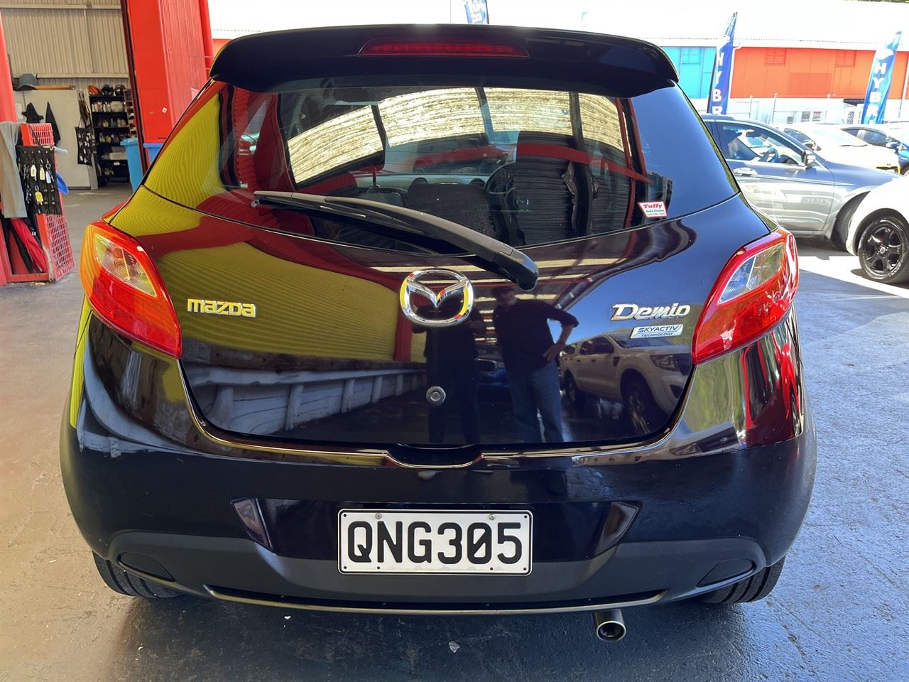 Vehicle image 5