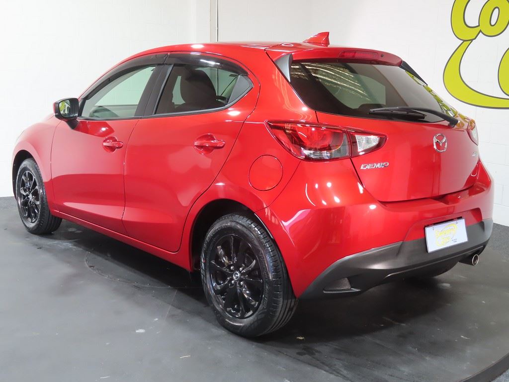 Vehicle image 5