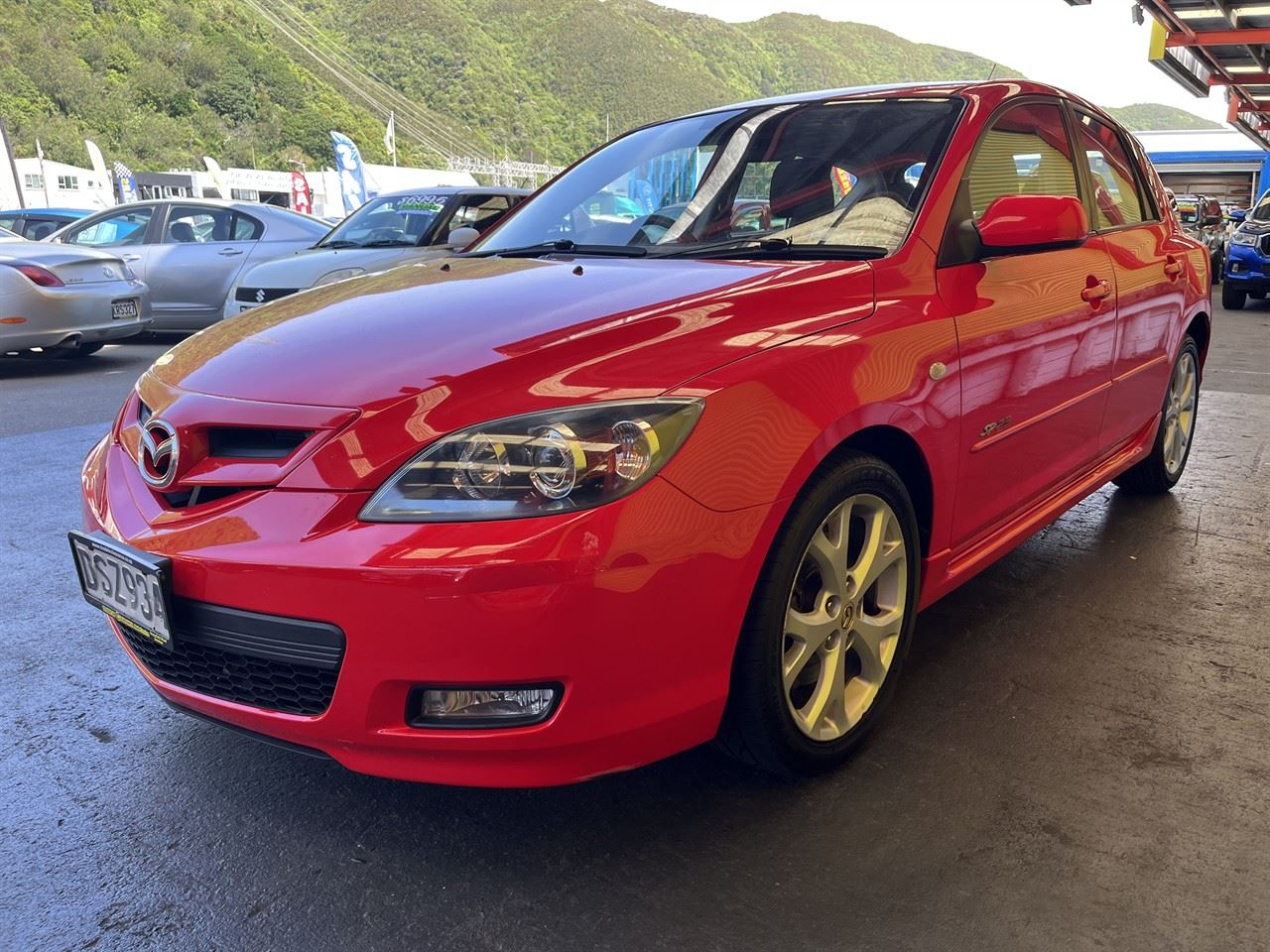 Vehicle image 3