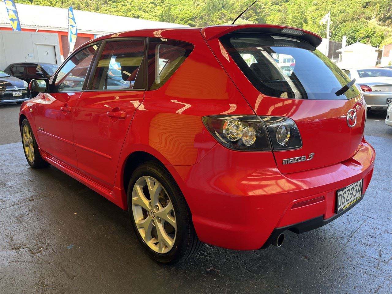 Vehicle image 4