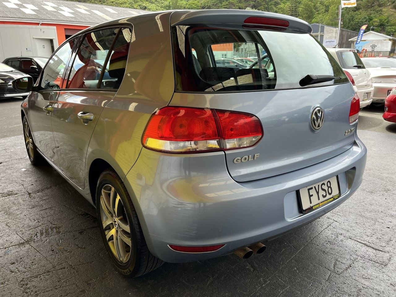 Vehicle image 4