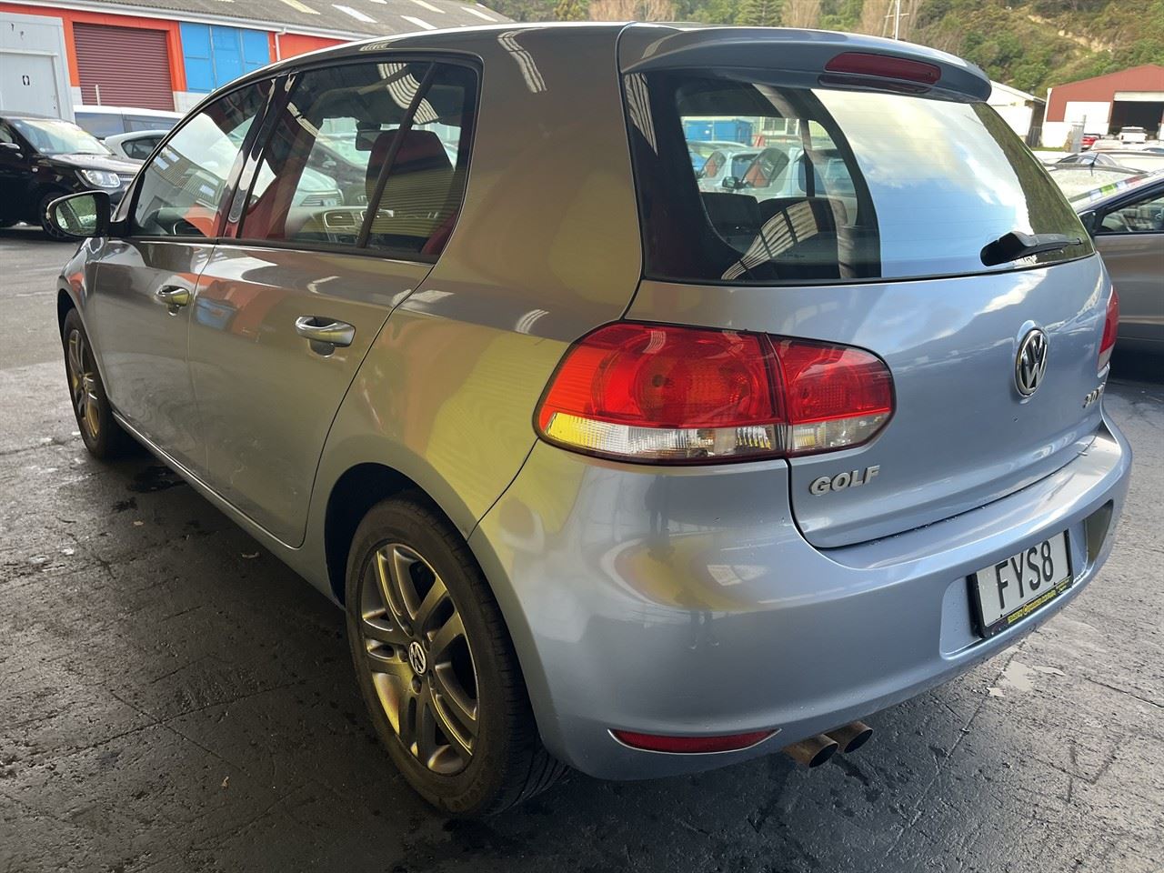 Vehicle image 4