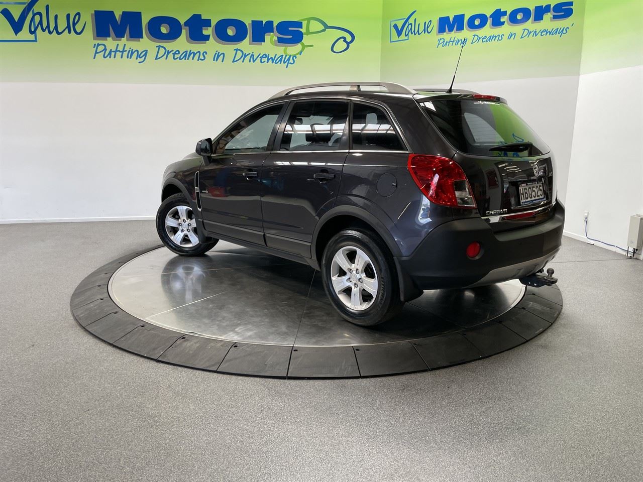 Vehicle image 5