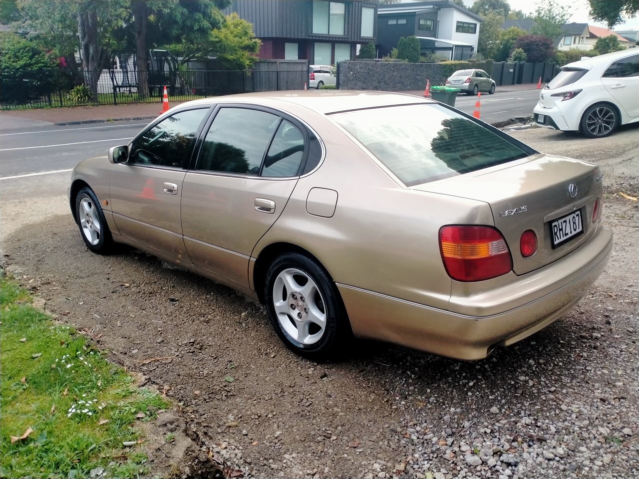Vehicle image 4